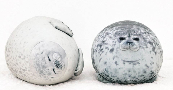 完美複製的海豹抱枕
